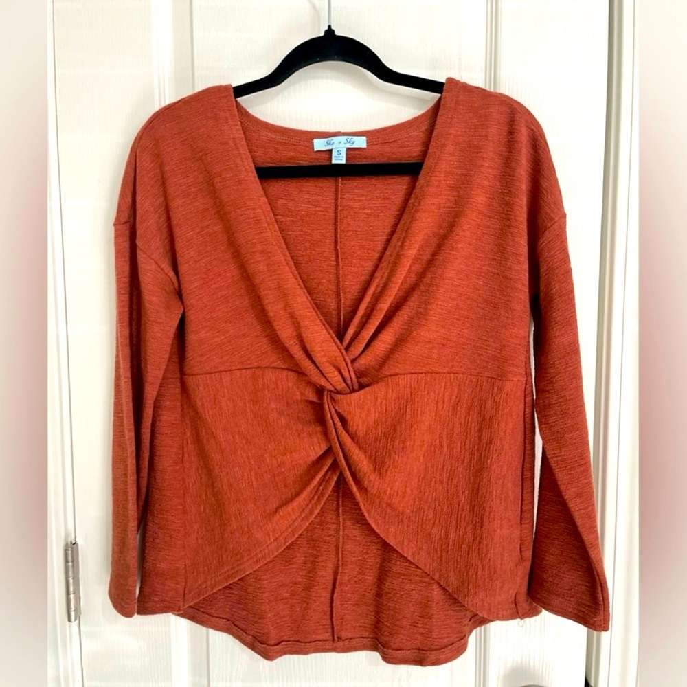GUC-SHE+Sky-Size M-Burnt orange/Pink/Red color-Deep V with Knot.